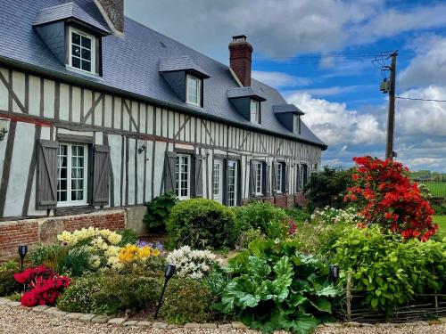 Cottage 4 chambres avec cheminée : Maisons de vacances proche de La Haye-de-Calleville