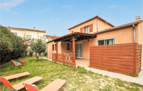 Amazing home in Elne with WiFi and 3 Bedrooms : Maisons de vacances proche d'Ortaffa