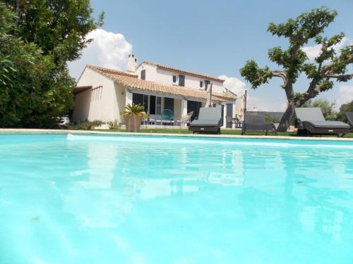 Villa Familiale en Provence avec Piscine : Villas proche de Riboux