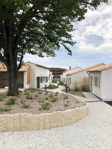 Résidence Grand Tilleul : Appartements proche de Tugéras-Saint-Maurice