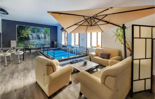 Nice Apartment In Saint-bonnet-le-chtea With Indoor Swimming Pool, Wifi And 3 Bedrooms : Appartements proche de La Tourette