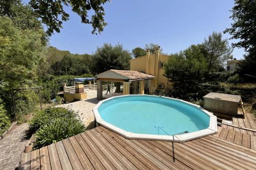 4-bedroom air-conditioned house with a swimming pool in the heart of a lush : Maisons de vacances proche de Roquefort-les-Pins