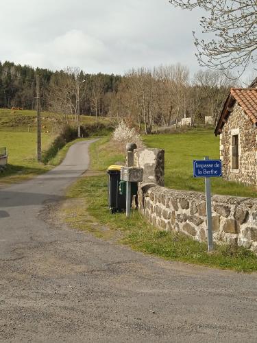 Gîtes de la Berthe : Maisons de vacances proche de Saint-Pierre-Eynac