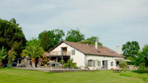 La Belle Landaise 1809 Gîte Arridoulet 1 : Maisons de vacances proche de Bélus