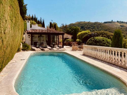 Bastide Belle Vue. Fabulous pool. 15 min to coast : Villas proche d'Auribeau-sur-Siagne
