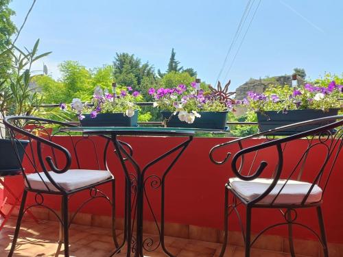 Logement de charme climatisé au cœur de la Provence : Maisons de vacances proche de Colonzelle