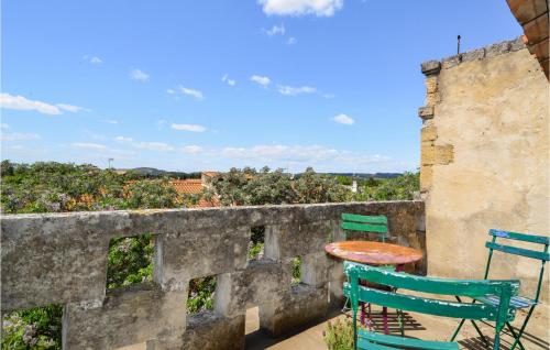 Awesome Home In Aramon With Wifi And 2 Bedrooms : Maisons de vacances proche d'Aramon