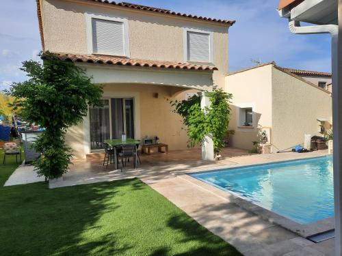 Villa avec piscine privée sans vis-à-vis : Villas proche de Murviel-lès-Montpellier