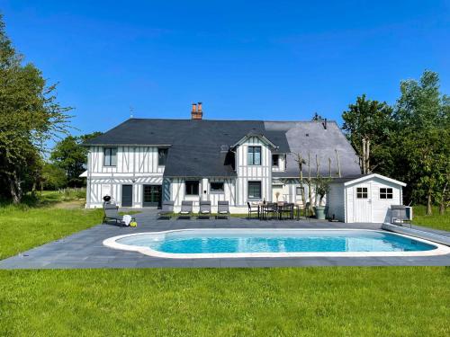 Maison typiquement normande et moderne : Villas proche de La Lande-Saint-Léger