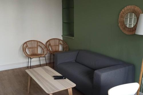 Bel appartement rénové avec Parking gratuit : Appartements proche de Roncherolles-sur-le-Vivier