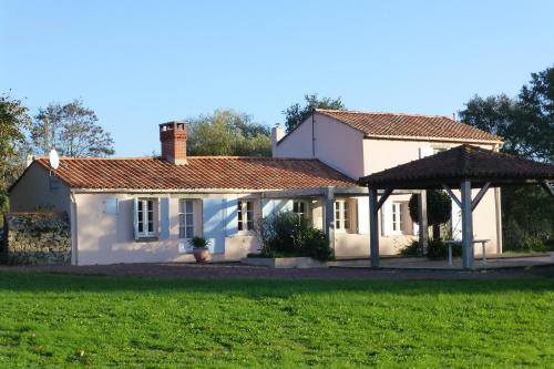 Maison de caractère entre mer & campagne Vendéenne : Maisons de vacances proche de Nieul-le-Dolent