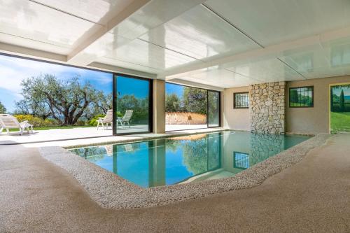 Le Mas des Moulières - Vue montagne avec piscine et sauna : Maisons de vacances proche de Courmes