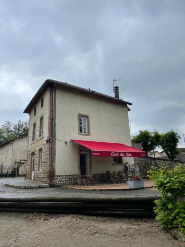 Café du lac : Hotels proche de Jarcieu