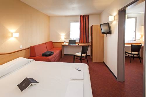 Brit Hotel Confort Montauban : Hotels proche de Monbéqui