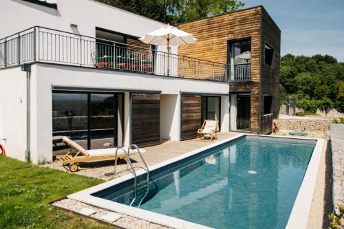 Modern Villa with contemporary views : Maisons de vacances proche de Les Angles