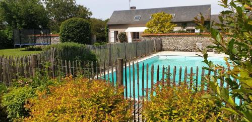Le Convivial - Paisible propriété proche ParisChartres : Maisons de vacances proche de Louville-la-Chenard
