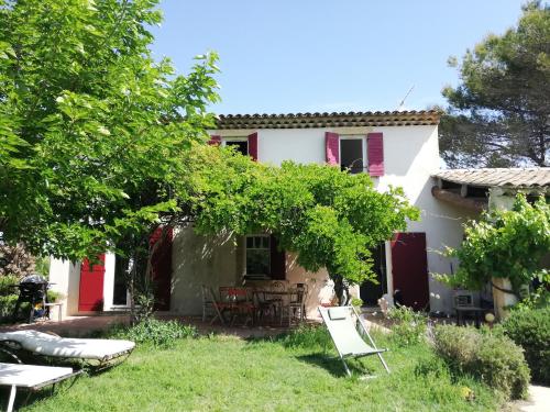 Pool villa 10 minutes from Aix en Provence : Villas proche d'Éguilles