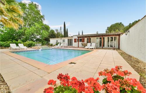 Awesome Home In Aspiran With 4 Bedrooms, Wifi And Private Swimming Pool : Maisons de vacances proche de Bélarga