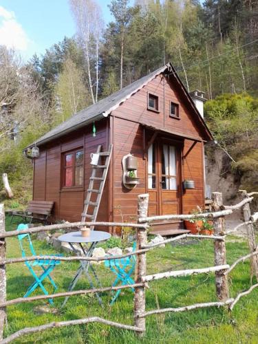 Chalet bucolique dans la forêt : Maisons de vacances proche d'Anglards-de-Saint-Flour