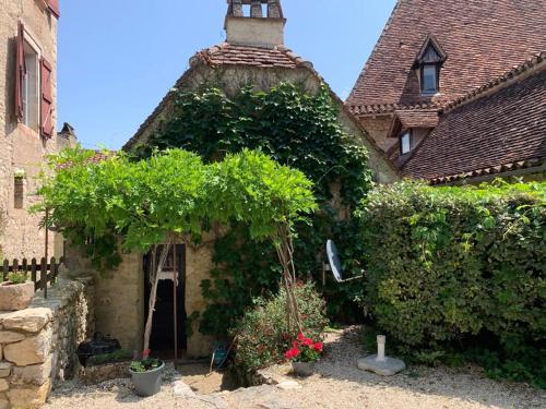 La Lotoise gîte au Coeur De Saint-Cirq-Lapopie : Maisons de vacances proche de Limogne-en-Quercy