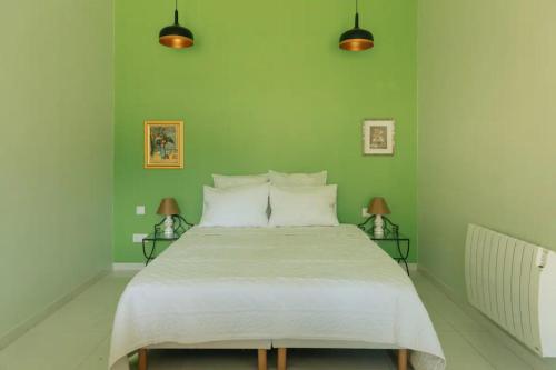 Little Green House for 4 people : Maisons de vacances proche de Blaru