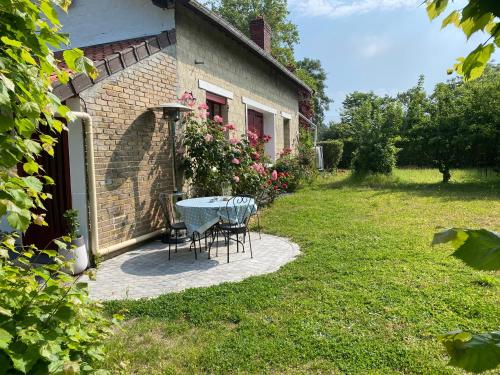 Studio épicéa avec jardin dans charmante propriété : Appartements proche d'Auvers-sur-Oise