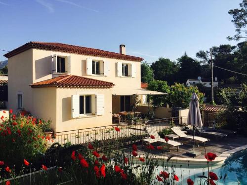 Villa Roquefortoise avec piscine : Villas proche de Roquefort-les-Pins