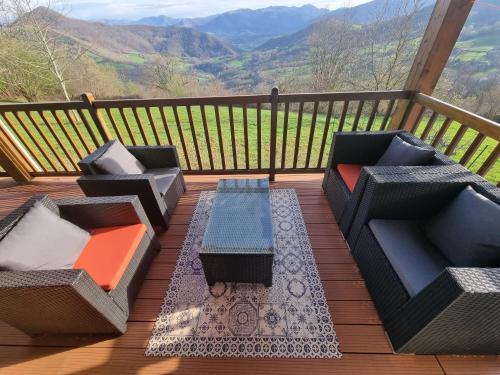 Maison de vacances vue exceptionnelle sur les montagnes basque : Maisons de vacances proche de Bidarray