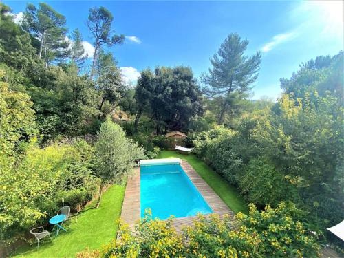 Magnificent house with pool and garden : Villas proche de Plan-de-Cuques