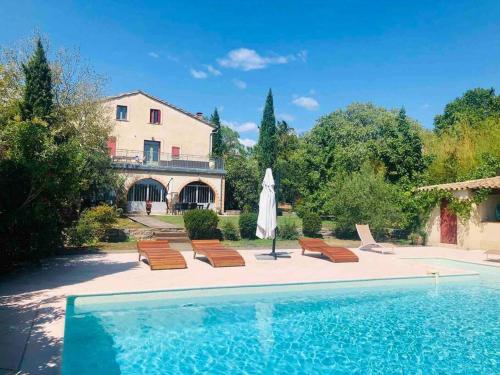 Mas cévenol spacieux et convivial avec piscine privée : Maisons de vacances proche de Tornac