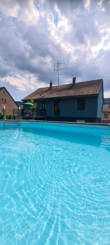 Maison piscine : Maisons de vacances proche d'Oberbruck