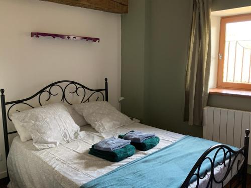 Petite chambre, grand confort comme à la maison : Sejours chez l'habitant proche de La Ferrière-Airoux