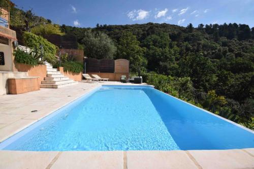 Villa avec piscine vue mer Grasse - Côte dAzur : Villas proche de Saint-Vallier-de-Thiey