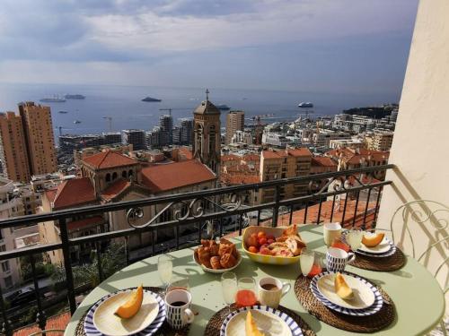 Vista Monaco, 5mn walk to Monaco, Amazing view : Appartements proche de Beausoleil