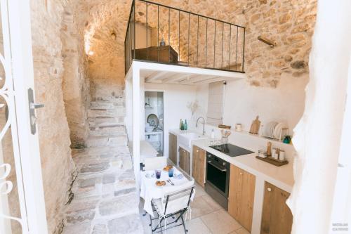 Atypical T1 in the heart of the medieval village of Biot : Appartements proche de Biot