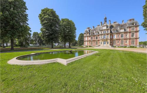 Beautiful apartment in Ocquerre with Outdoor swimming pool, WiFi and 1 Bedrooms : Appartements proche de Nanteuil-sur-Marne