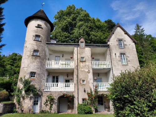 Gites Le Vieux Vinzelles : Maisons de vacances proche de Châteaugay
