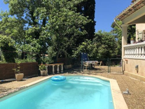 Villa spacieuse avec piscine proche de la mer : Villas proche de Roquefort-les-Pins