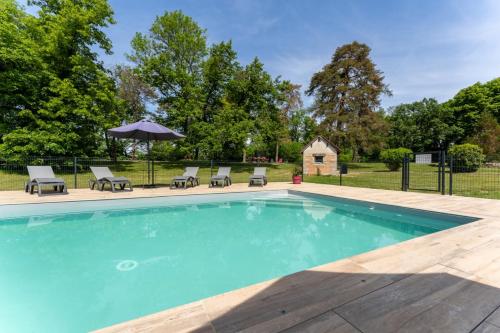 Gite Séquoia 3 chambres Handicap piscine : Villas proche de Villette-lès-Arbois