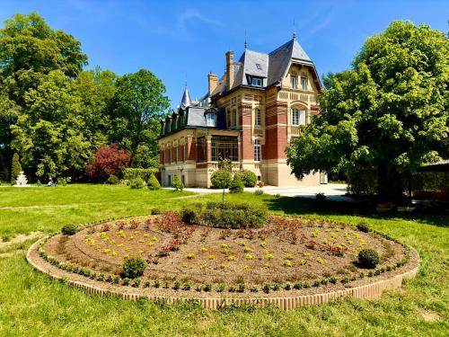 Château de Moliens : B&B / Chambres d'hotes proche de Gauville