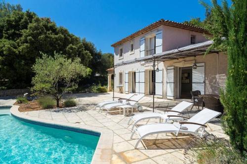 Côte d'Azur villa with seaview and heated pool : Villas proche de Peymeinade