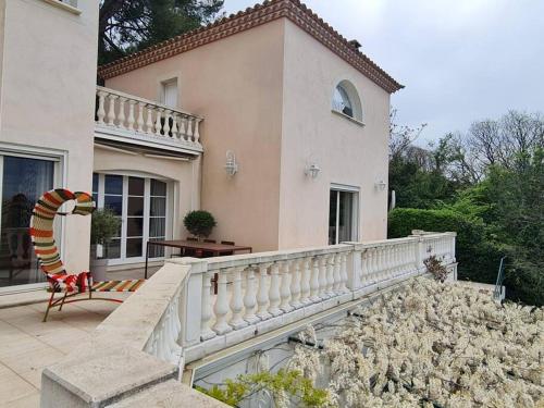 Villa avec vue sur Sommières : Maisons de vacances proche d'Aspères