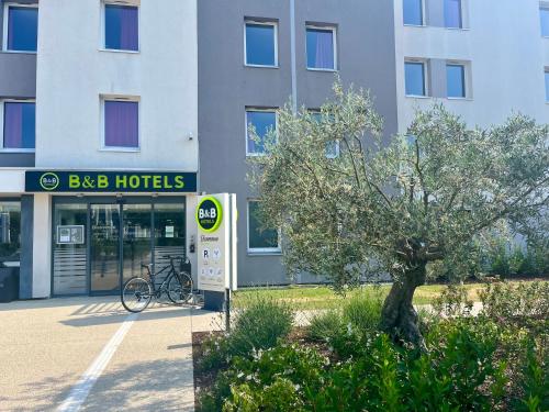 B&B HOTEL Lyon Aéroport Saint-Quentin-Fallavier : Hotels proche de Heyrieux