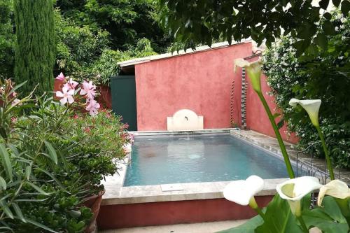 Arles maison de charme avec piscine : Villas proche de Fourques