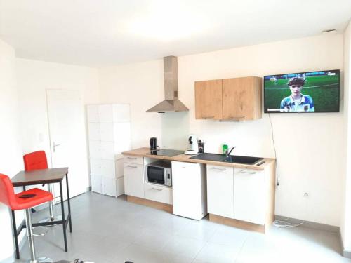 studio hyper-centre confortable acces boite a clee : Appartements proche de Saïx