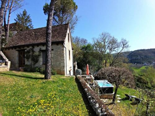 La Pinay - Une petite maison cosy avec spa & cheminée : Maisons de vacances proche de Creysse