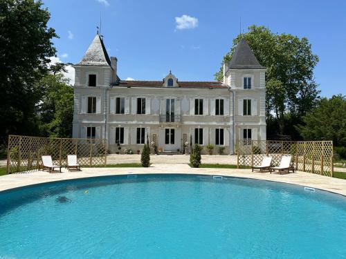 Château Guirotte : B&B / Chambres d'hotes proche de Sérignac-sur-Garonne