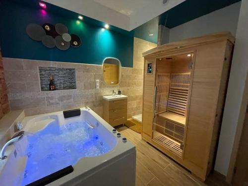 La suite d'amour et détente jacuzzi et sauna : Appartements proche de Livry-sur-Seine