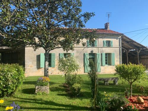 La Demeure D'Ezilda : Maisons de vacances proche de Saint-Genis-de-Saintonge