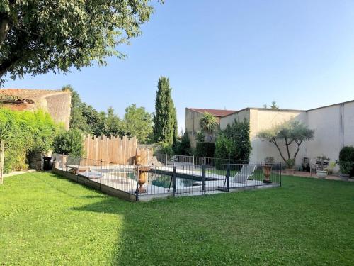 LARGE FAMILY FARMHOUSE IN THE HEART OF THE CAMARGUE AND 10 KM FROM NIMES : Villas proche de Beauvoisin